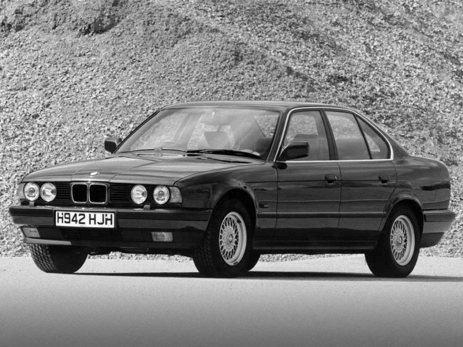  BMW 5-Series Sedan 1988 года  (UK) (фото 3 из 5)